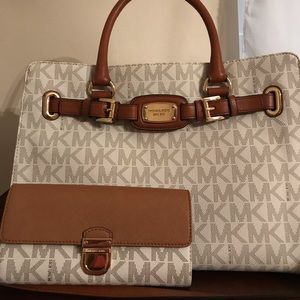 MK Purse Tan and Cream Logo w/ Wallet to match
